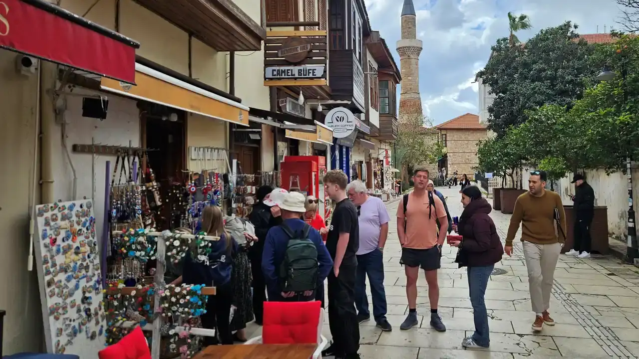 Antalya’nın Tarihi Semtini Koruma Kararı Esnafı Çıkmaza Soktu 3